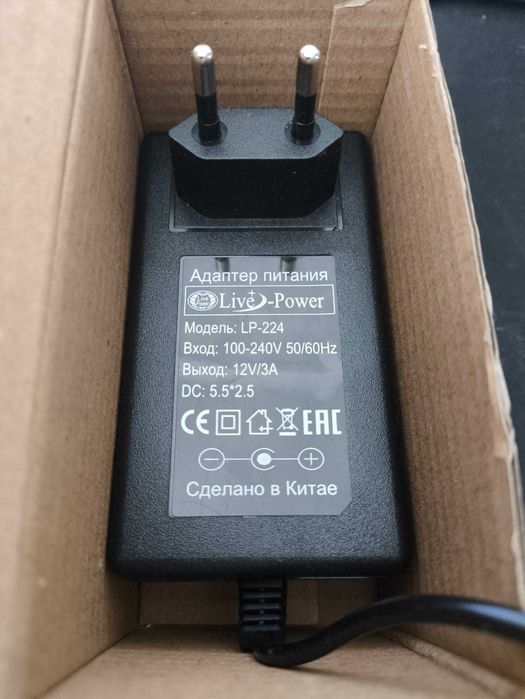Продам блок питания  12V 3A сетевой адаптер 12В 3А