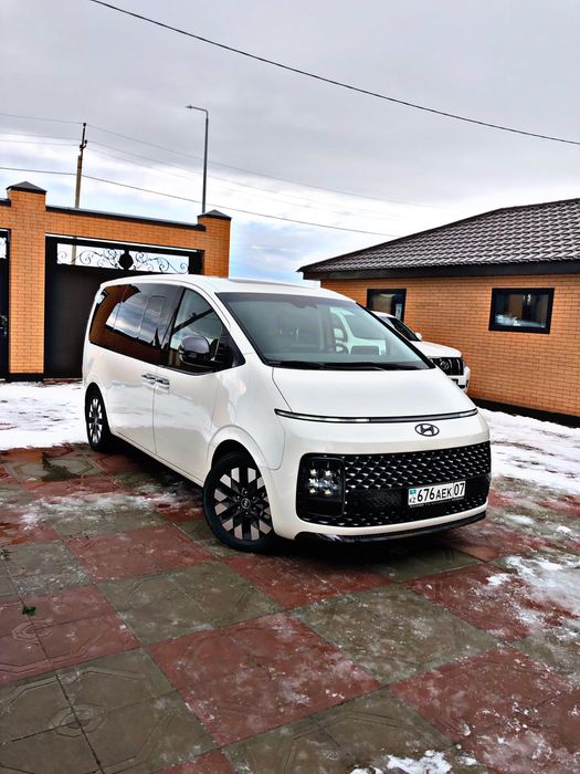 Hyundai Staria Lounge