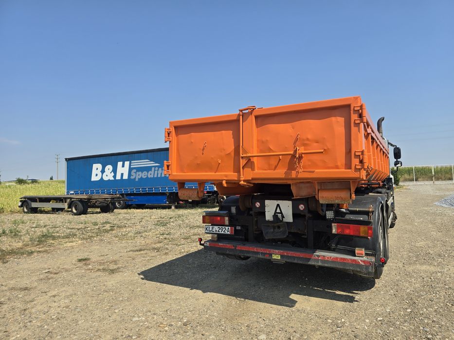 DAF  Abrollkipper cu macara basculabil