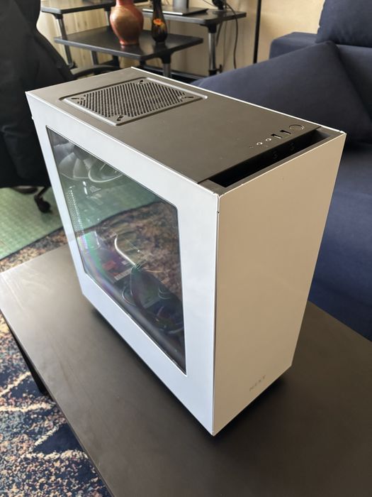 PC construit pe piese