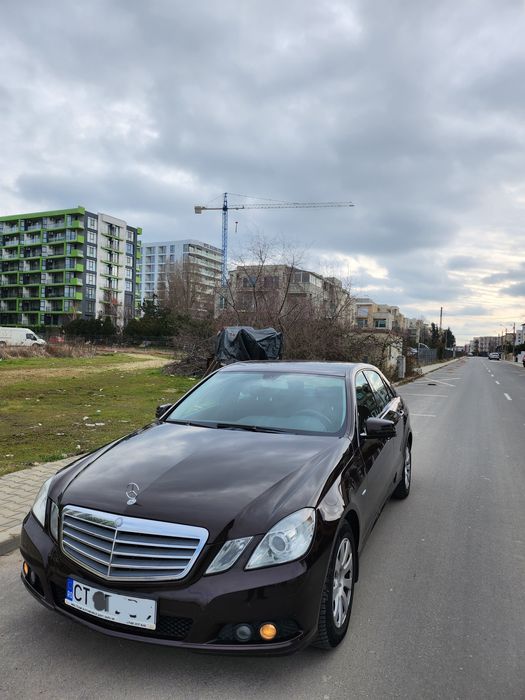 Vand Mercedes E class îngrijit exemplar