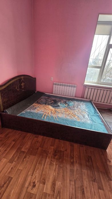 Спальная кровать