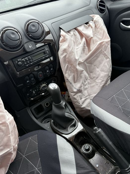 На части DACIA DUSTER 1.5dci disel  2013 година като нова