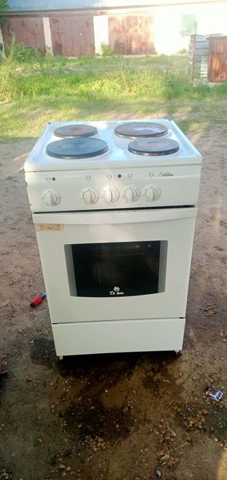 Продам электро плиту De luxe
