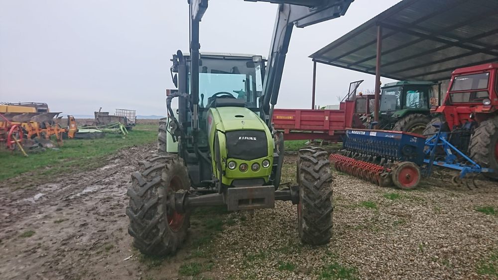 Tractor cu încărcător Claas Celtis 446