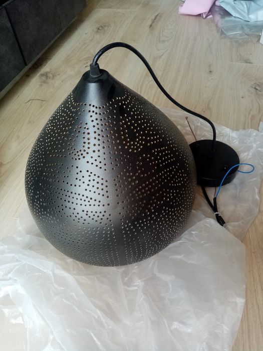 Продаётся люстра чёрного цвета