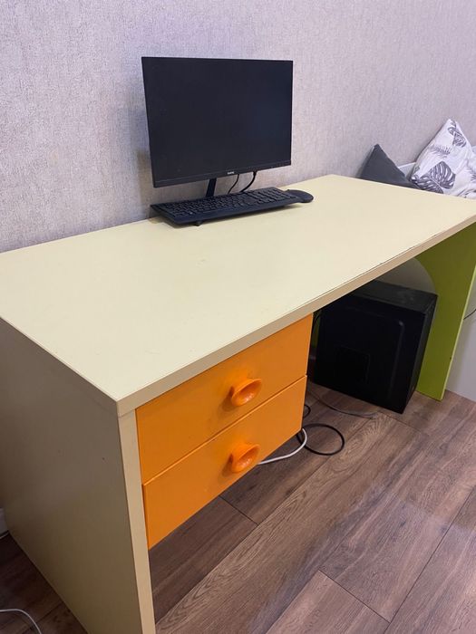 Продам российскую  мебель