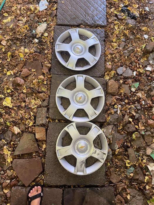 Продам колпаки 3 шт р15