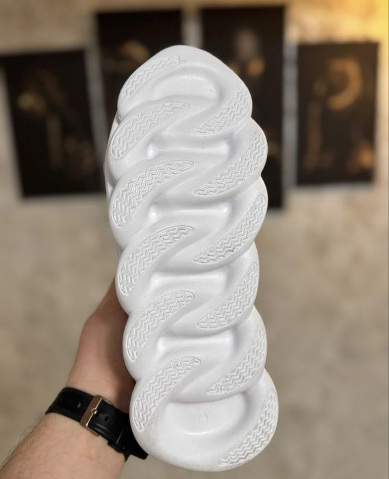 Adidasi Versace Chain Reaction