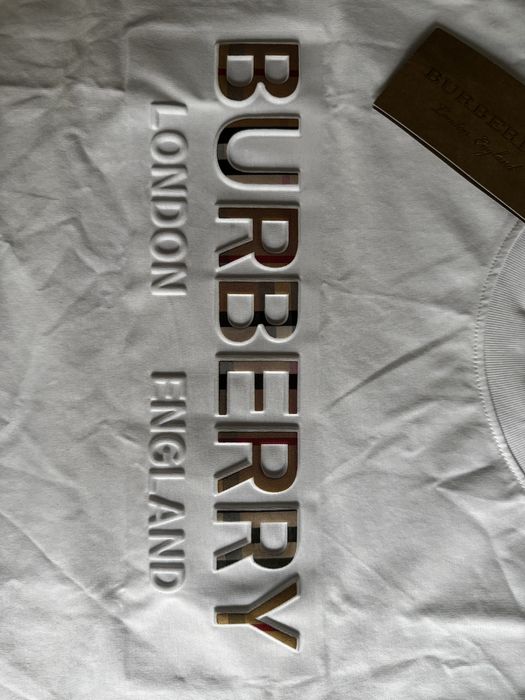 Burberry тениска за лятото