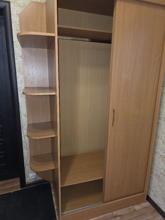 Продам прихожую не дорого