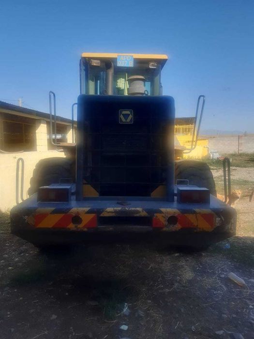 Погрузчик фронтальный