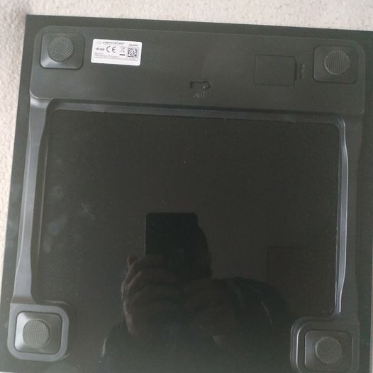 Cantar electronic de persoane 180 Kg,platforma de sticla de 6 mm,nou.