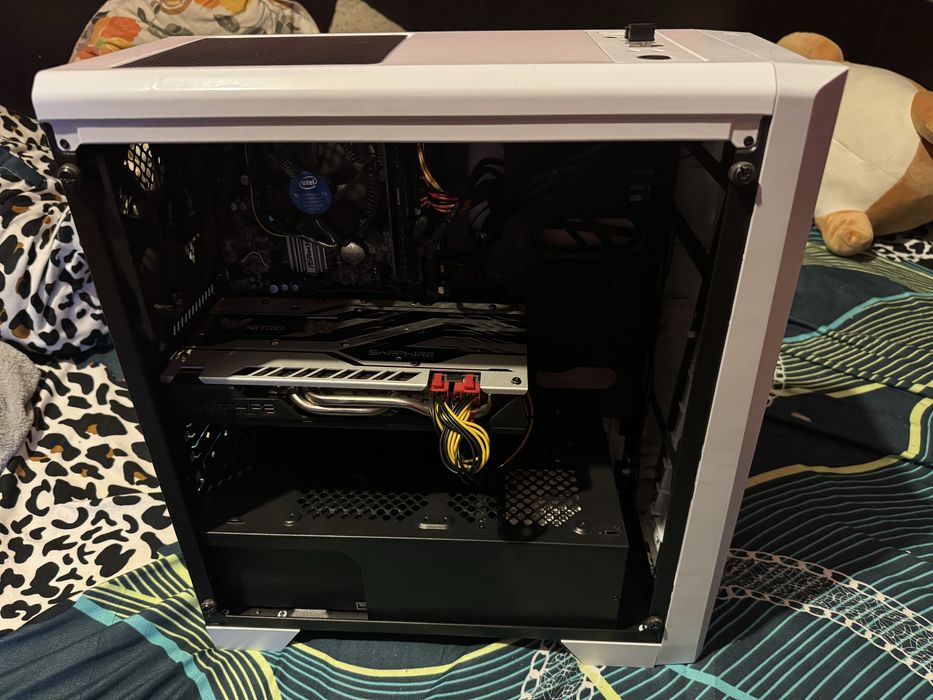 PC Gaming ,Calculator I5 9400f  Rx 580 8gb 12 gb ram  duce cam tot .