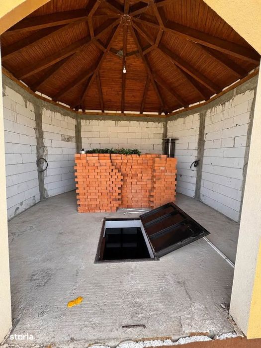 Casa Individuală în Dragsina -250mp /850mp teren - 2 garaje Comision 0