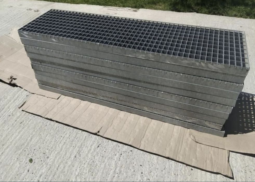 Trepte zicate metalice