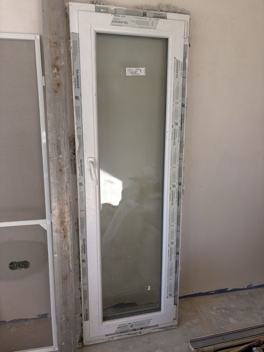 Usa alba balcon termopan cu sticla tripla