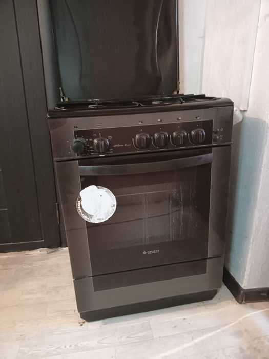 Продам газ плиту Гефес