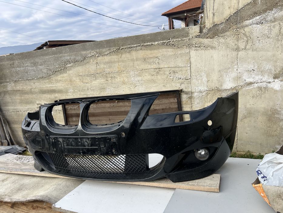 Продавам предна M-Tech броня за BMW E60,
