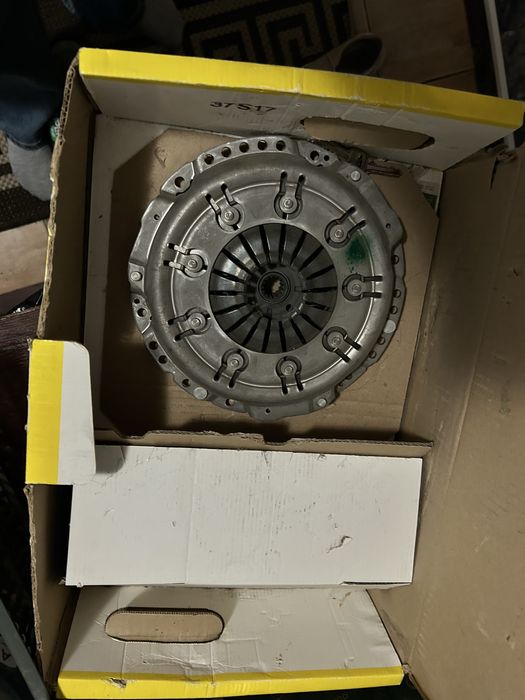 Комплект сцепления Opel Astra H новая