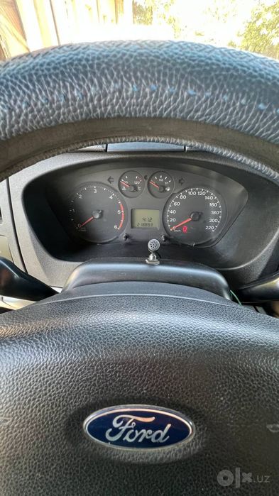 Ford transit sotiladi
