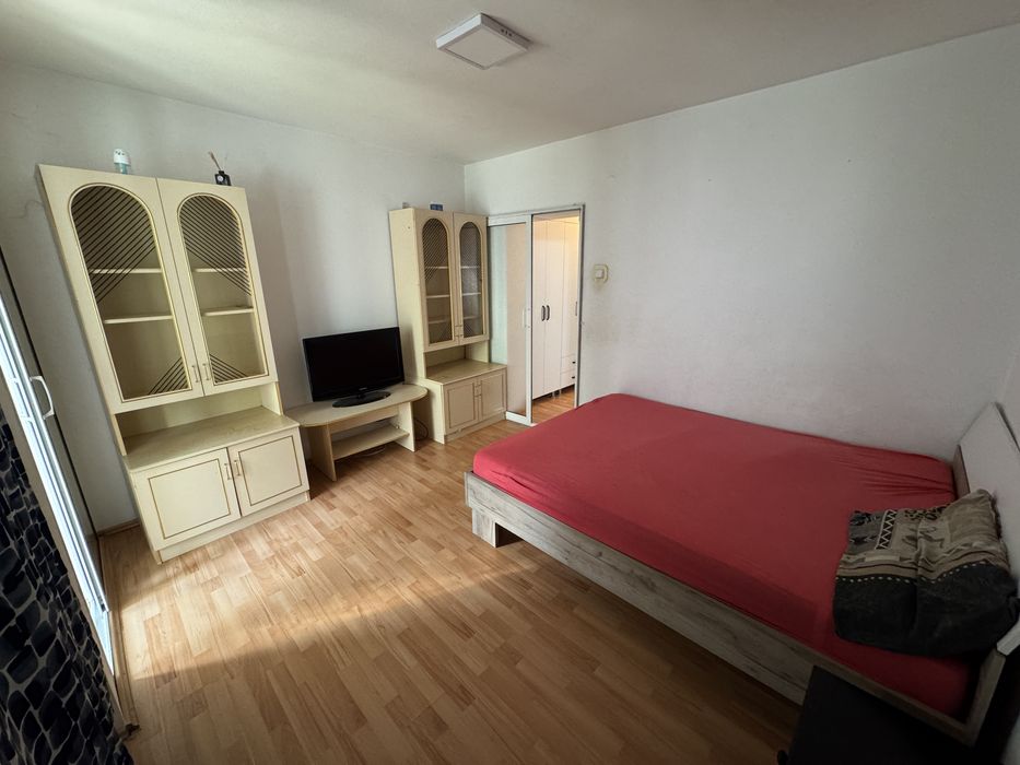 Inchiriez apartament zona centrala etaj 1