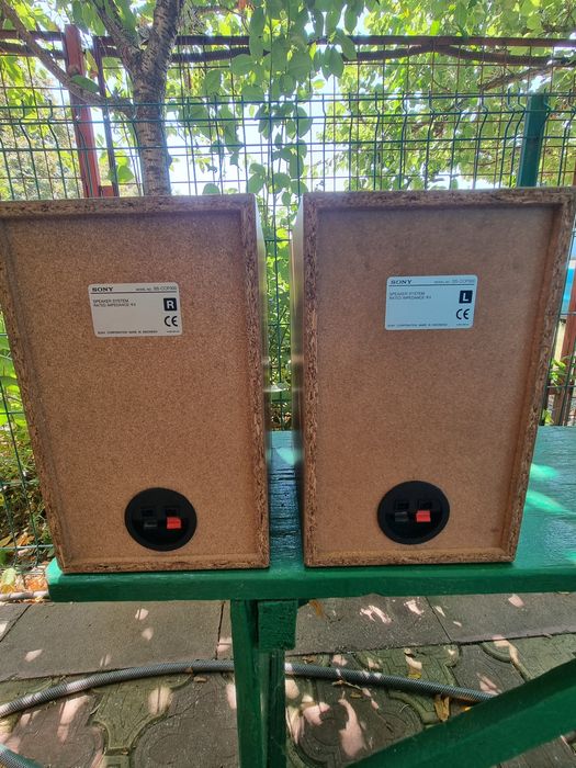 Vand boxe Sony 2 buc
