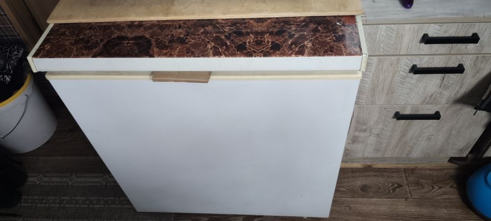 Продаю морозильную камеру