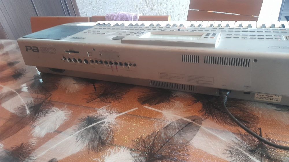 Korg PA 80 pentru piese