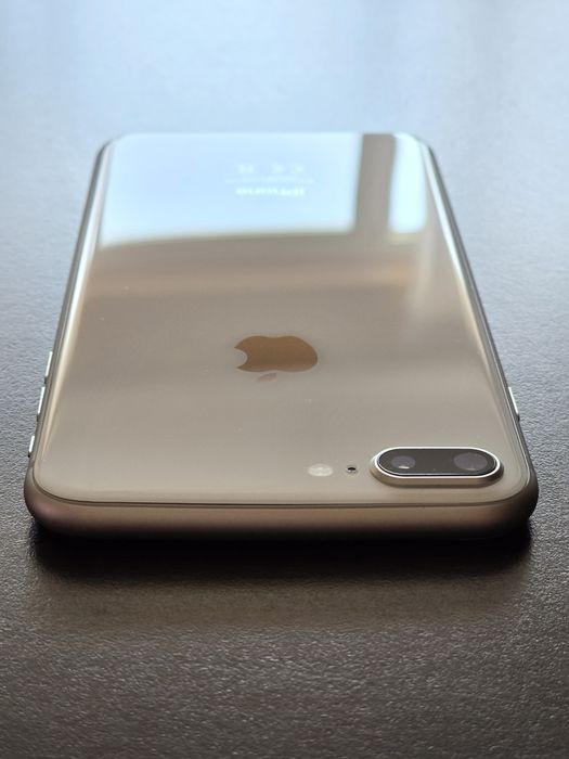 Iphone 8 Plus 256GB alb +  cabluri  încărcare + huse piele & silicon ,  folii sticlă full body + accesorii