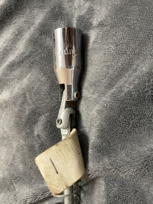 Ключ для свеч на 21