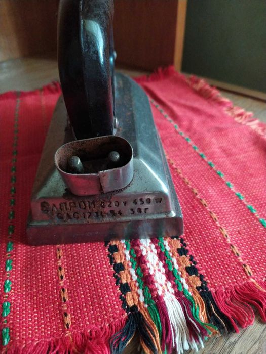 Работеща старинна ютия ЕЛПРОМ 1950 г.