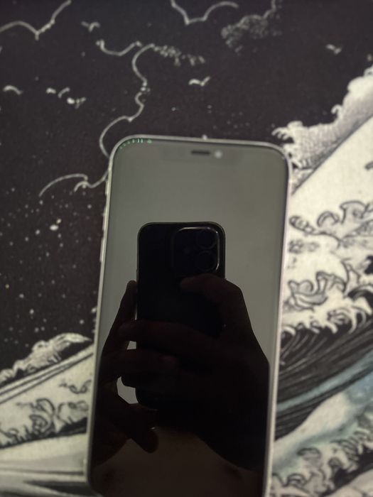 Vand iphone 11 urgent