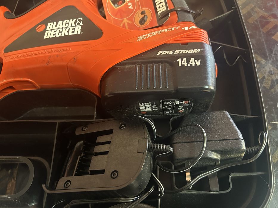 Прав трион на батерия BLACK AND DECKER