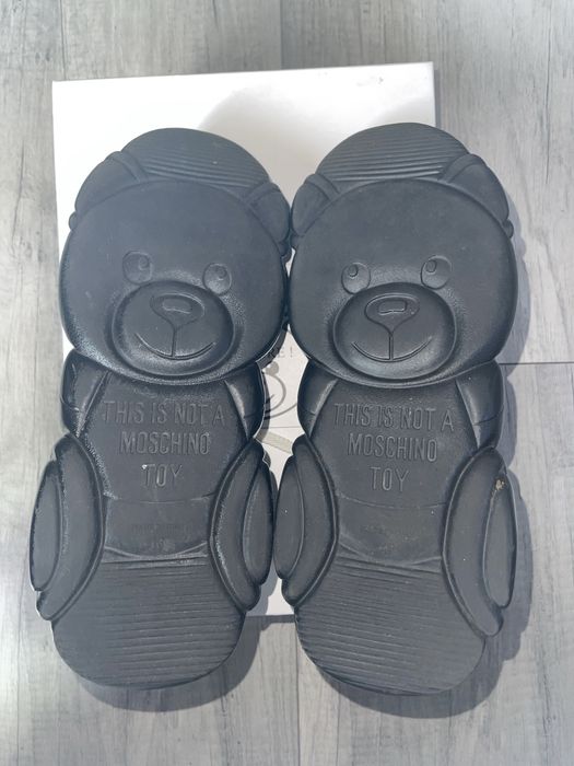 Adidasi moschino