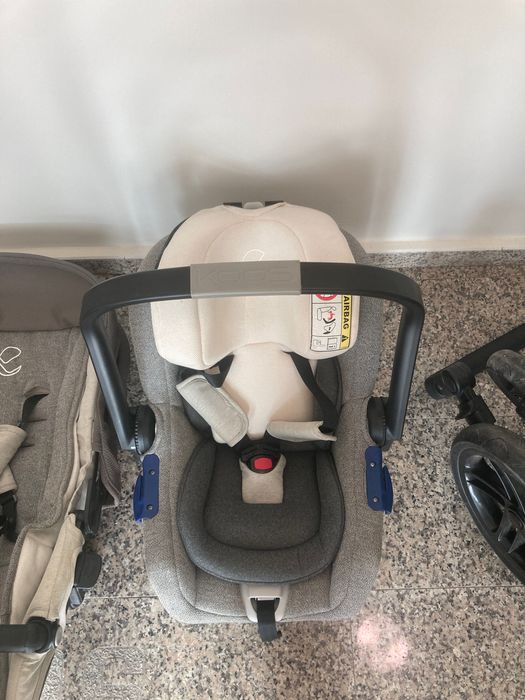 Бебешка количка 3 в 1 Jané Muum – кош за новородено и столче за кола. Подходяща от раждането до около 3–4 години (до 22 кг).