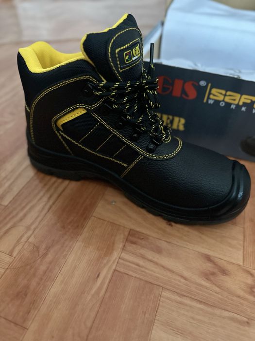 Летние новые спецботинки