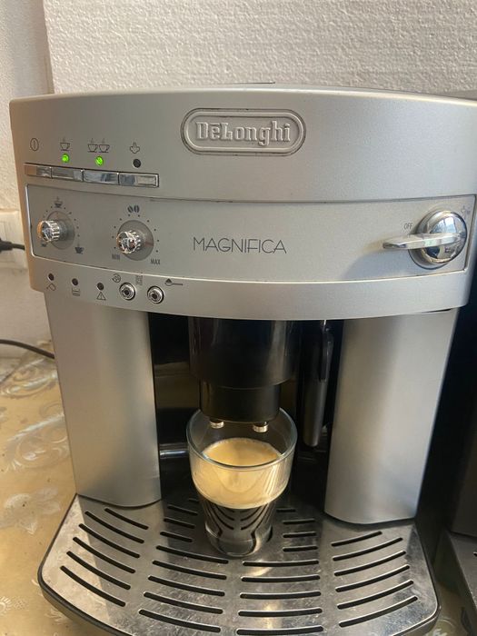 Espresor cafea DeLonghi magnifica