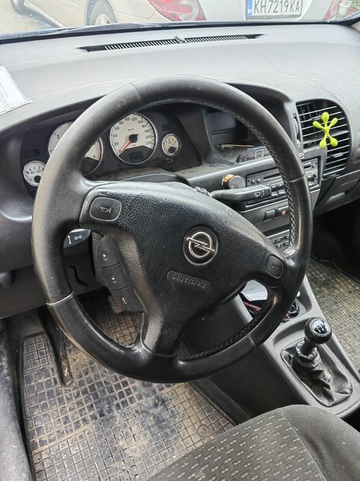 Продавам Opel Zafira