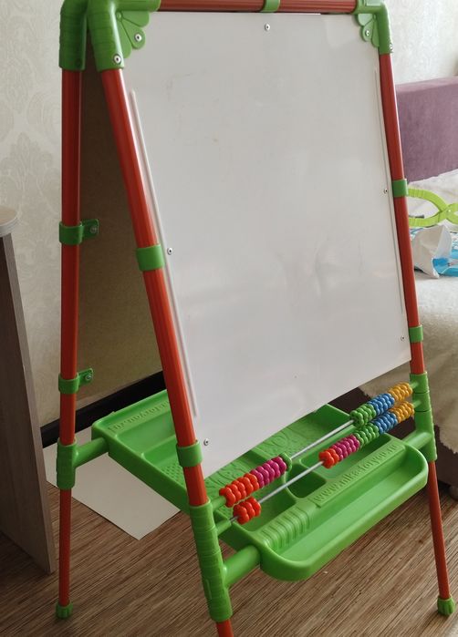 Продам мольберт детский