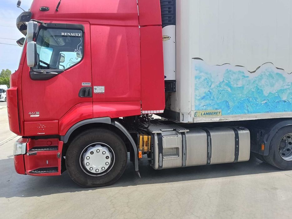 Autoutilitara Renault plus semiremorca Lamberet