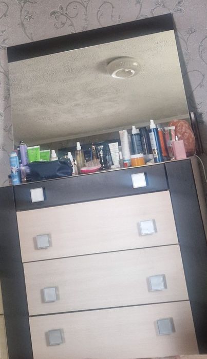 Продам  комод .Четыре ящика.