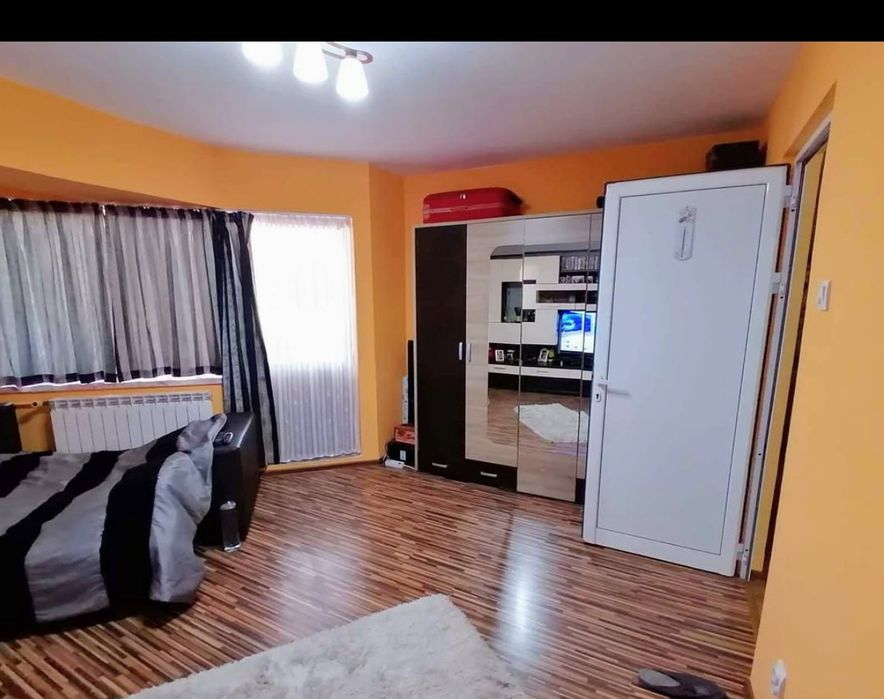 Inchiriez apartament cu 1 camera