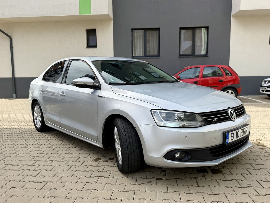 VW Jetta 1.6TDi BlueMotion 2012 Euro 5 R-line