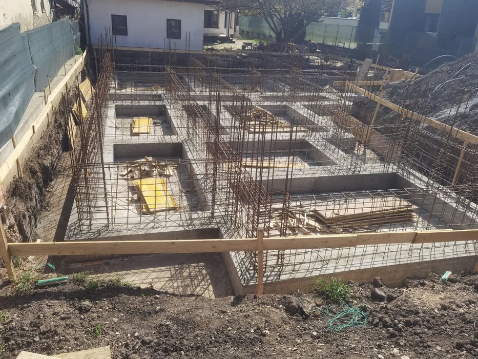 Executam construcții case la roșu  amenajari interioare. Rigips ,