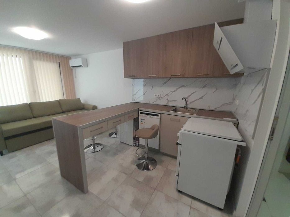 Продава се Двустаен апартамент в Варна, Бриз - 55 кв.м за 2000 €/кв.м - Снимка #2
