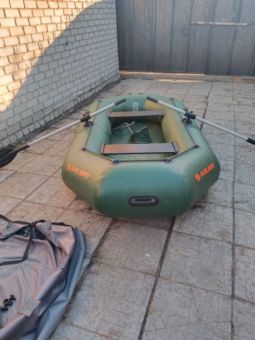 Продам лодку Колибрия