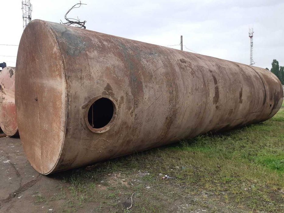 Продается ёмкость 100 кубов. Торг уместен.