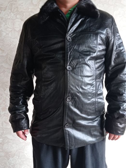 Продаю мужскую дубленку
