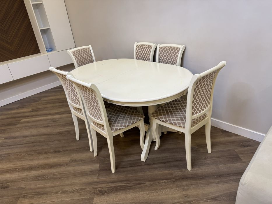 стол и стулья продам